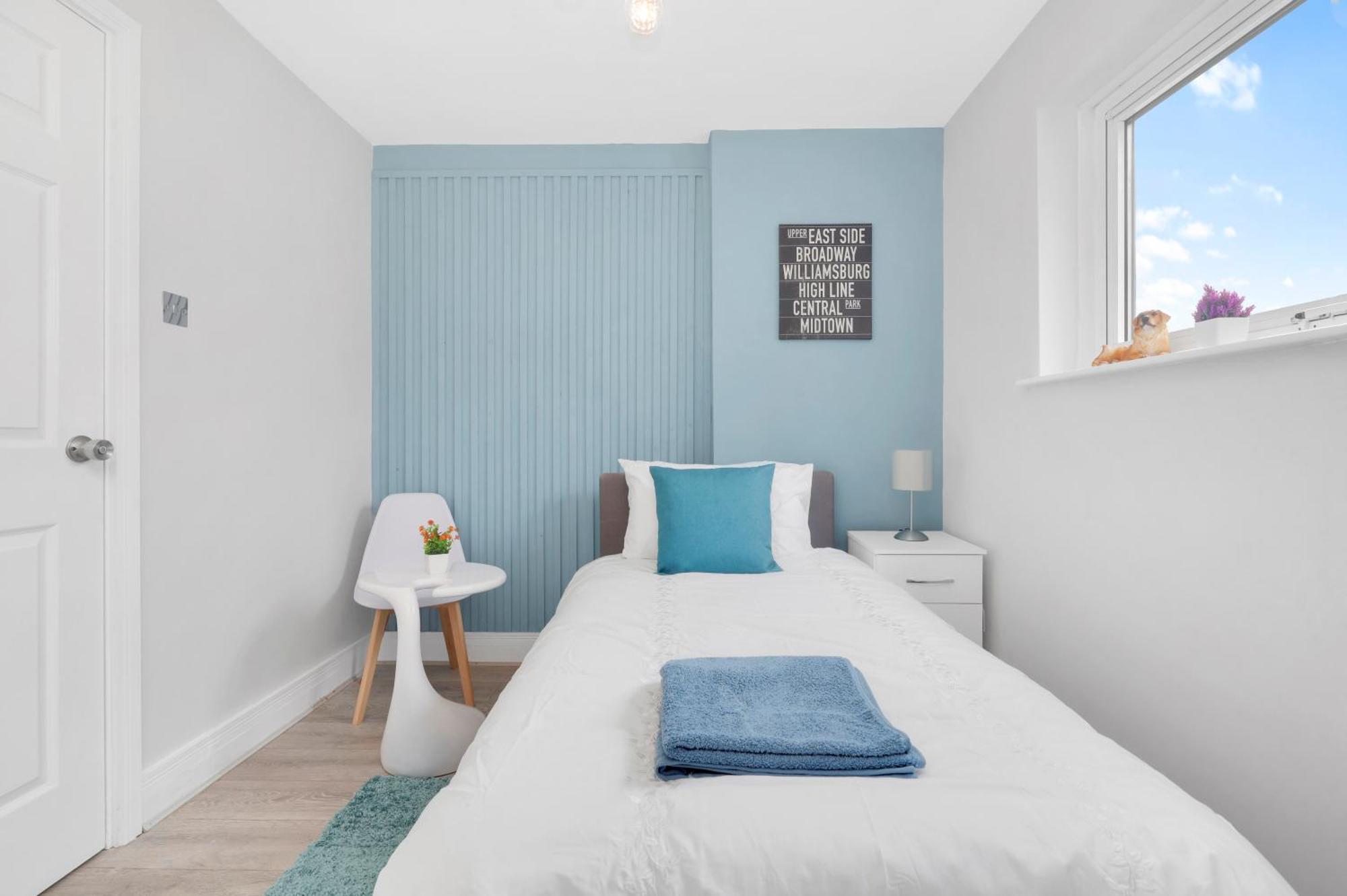 Waterside 4 Bed Apartment 런던 외부 사진