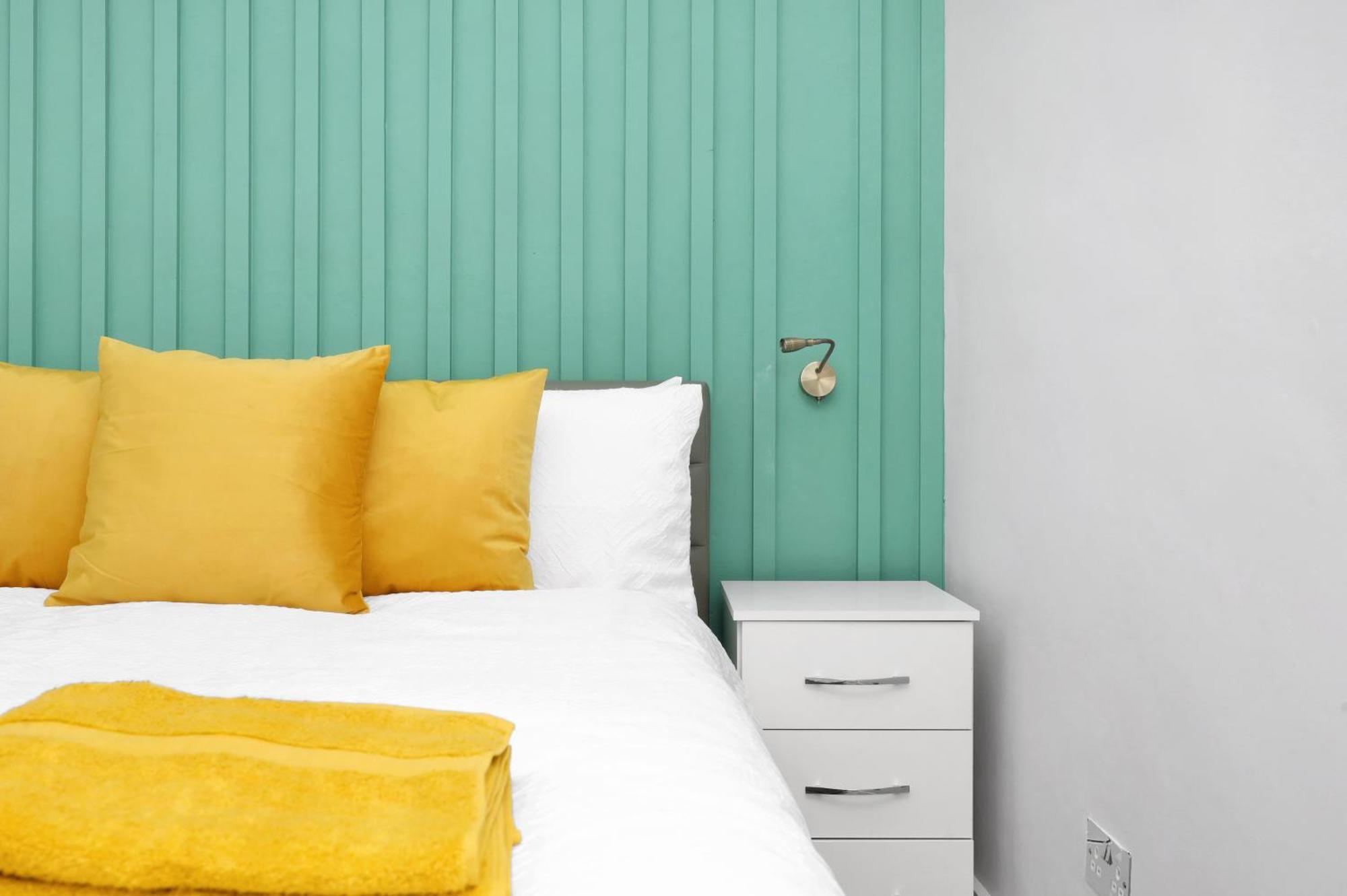Waterside 4 Bed Apartment 런던 외부 사진