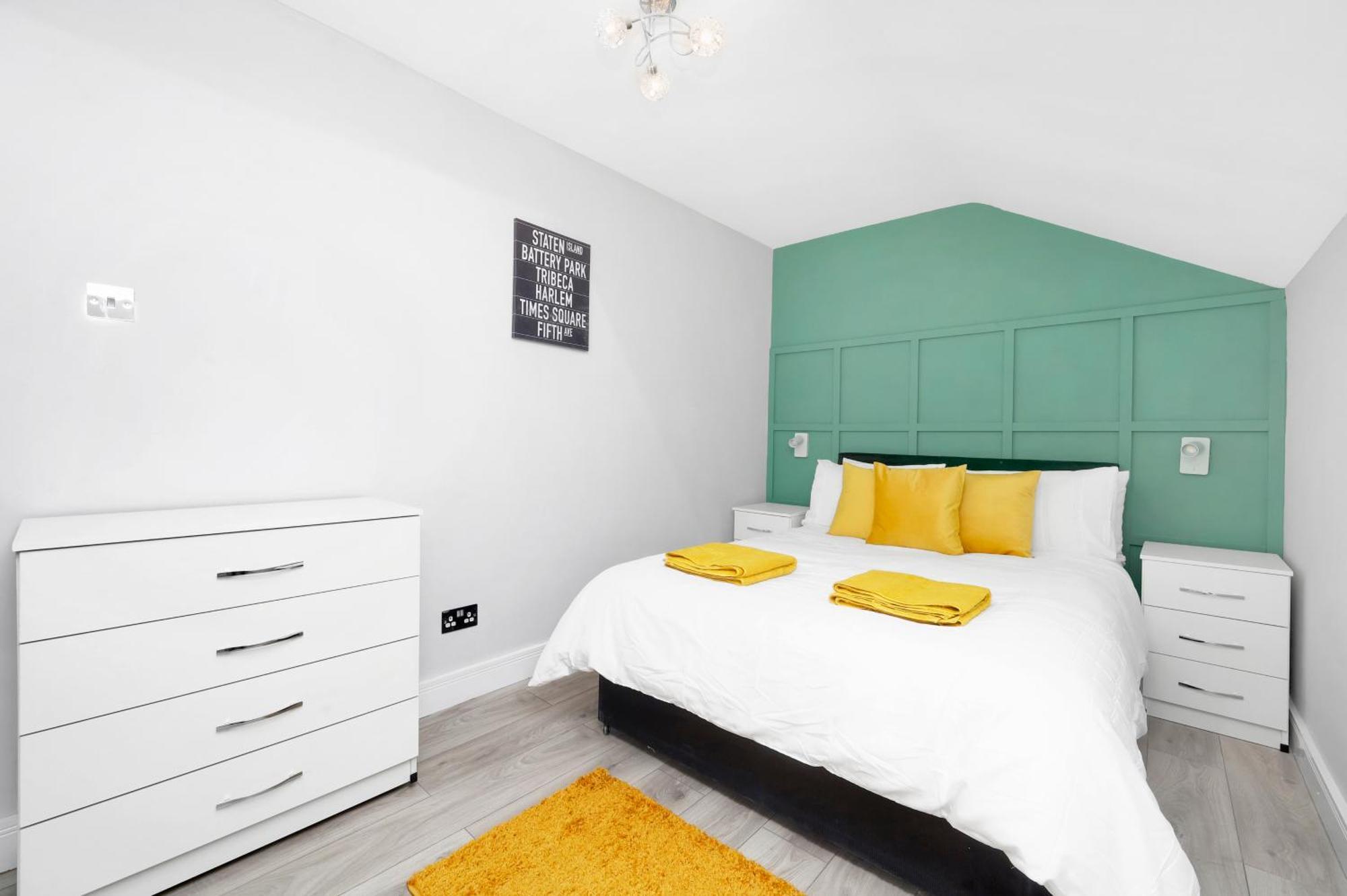Waterside 4 Bed Apartment 런던 외부 사진