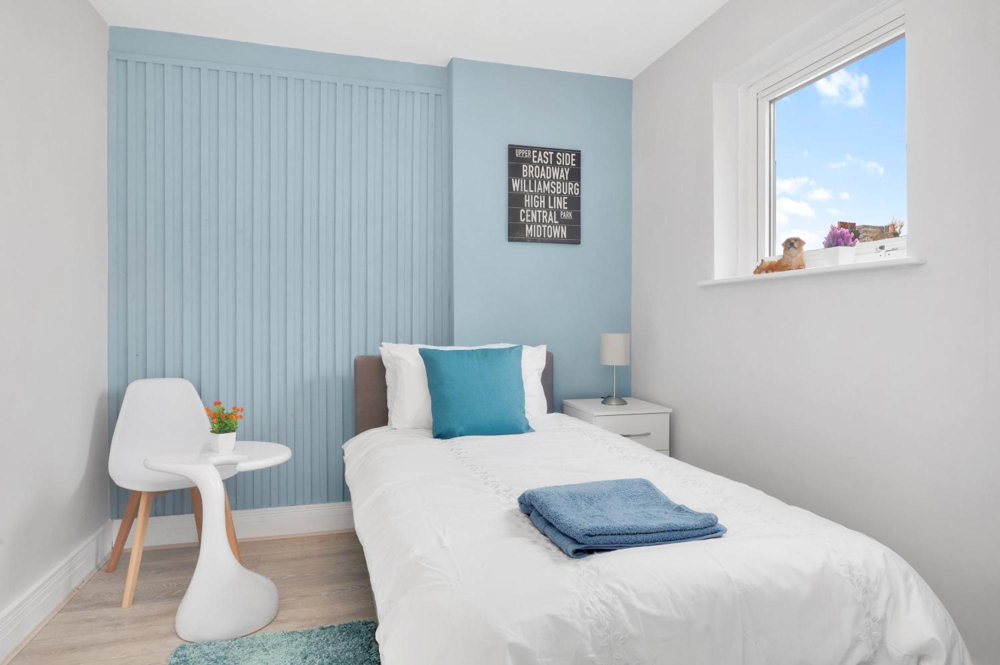 Waterside 4 Bed Apartment 런던 외부 사진