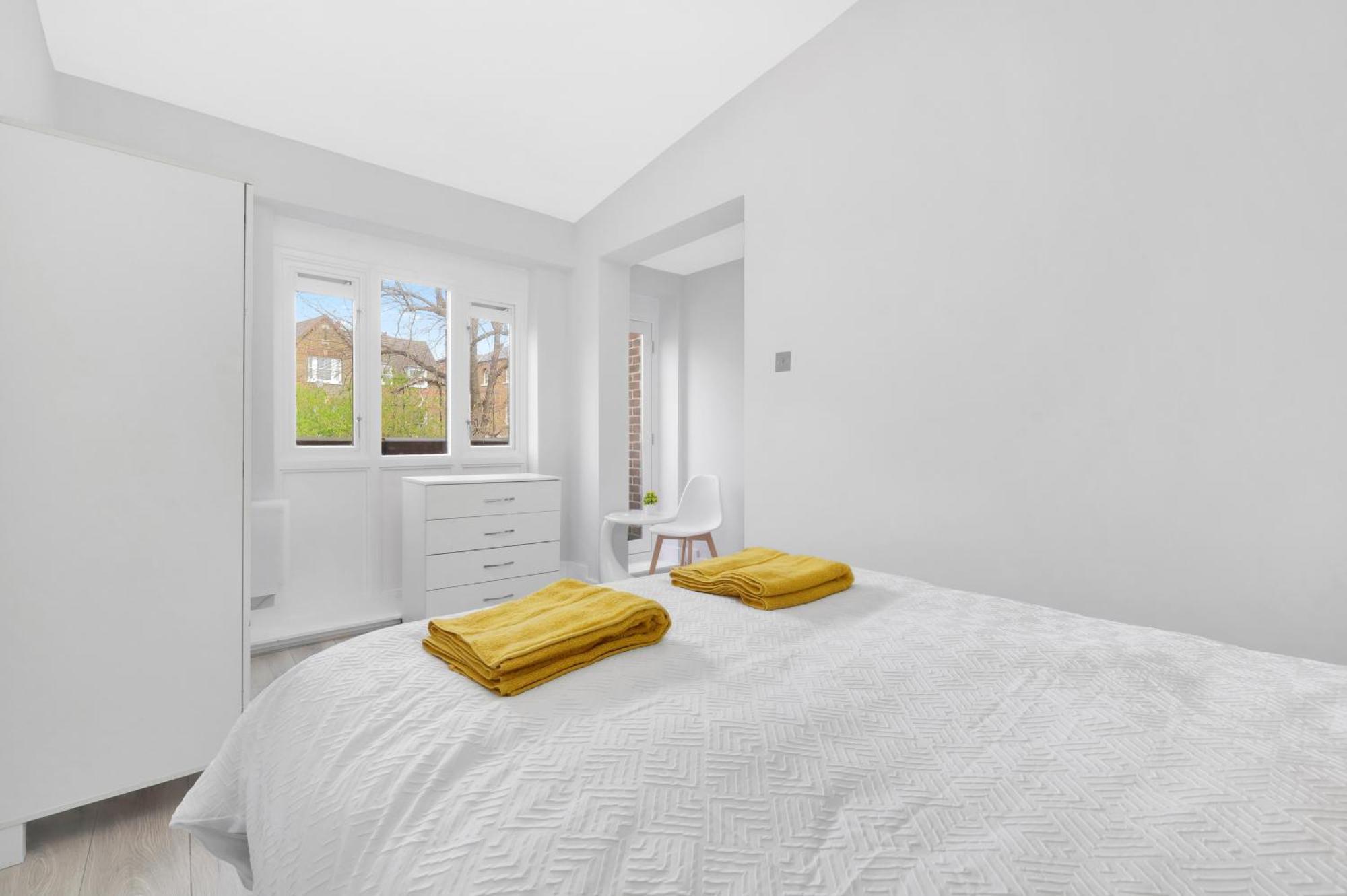 Waterside 4 Bed Apartment 런던 외부 사진